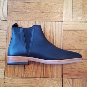 Nisolo Black Leather Chelsea Boots New in Box